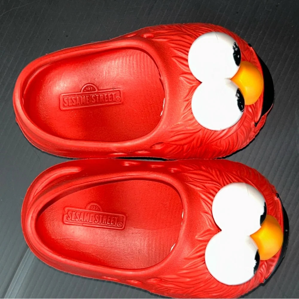 Sesame Street Red Elmo Slippers 4T‎